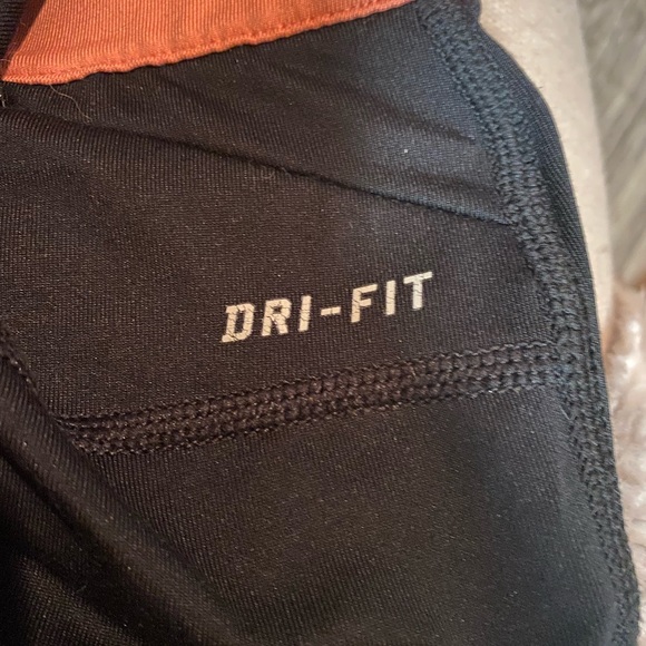 Nike Dri Fit Crop Leggings - Picture 2 of 3